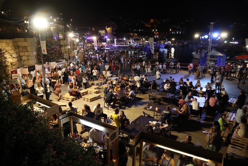 Byblos en Blanc et Rose